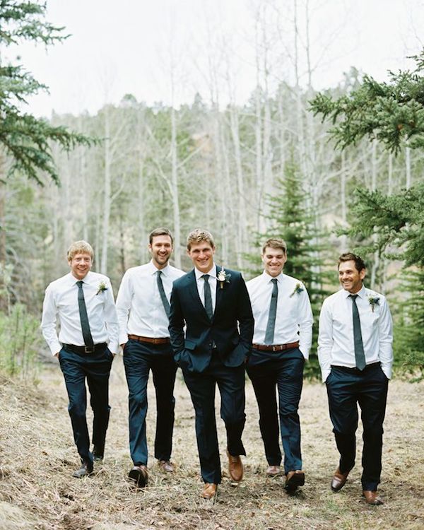 navy-groom-and-groomsmen
