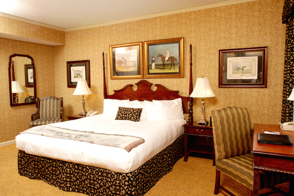 brown-hotel-guest-room